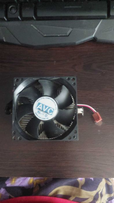 Kit PC - Procesor AMD Athlon Il X3 440 +
Cooler AVC + RAM 1GB DDR2