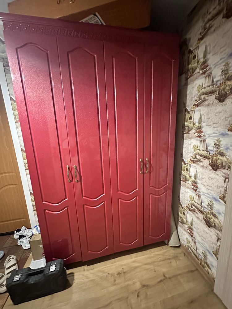 Продам шкаф в прихожую