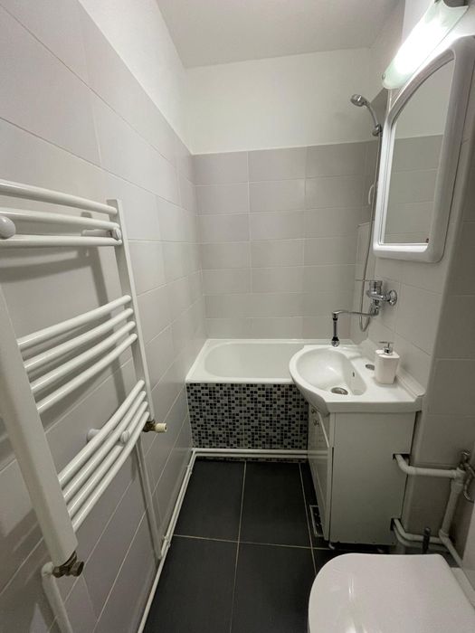 Închiriez apartament 2 camere – etaj 3, Dambu Pietros.