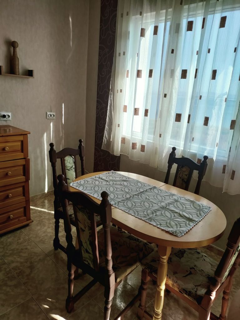 Дава се под наем Двустаен апартамент в Поморие - 65 кв.м за 290.7 € - Снимка #1
