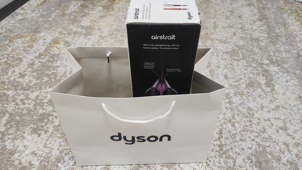 Фен dyson airstrait HT01