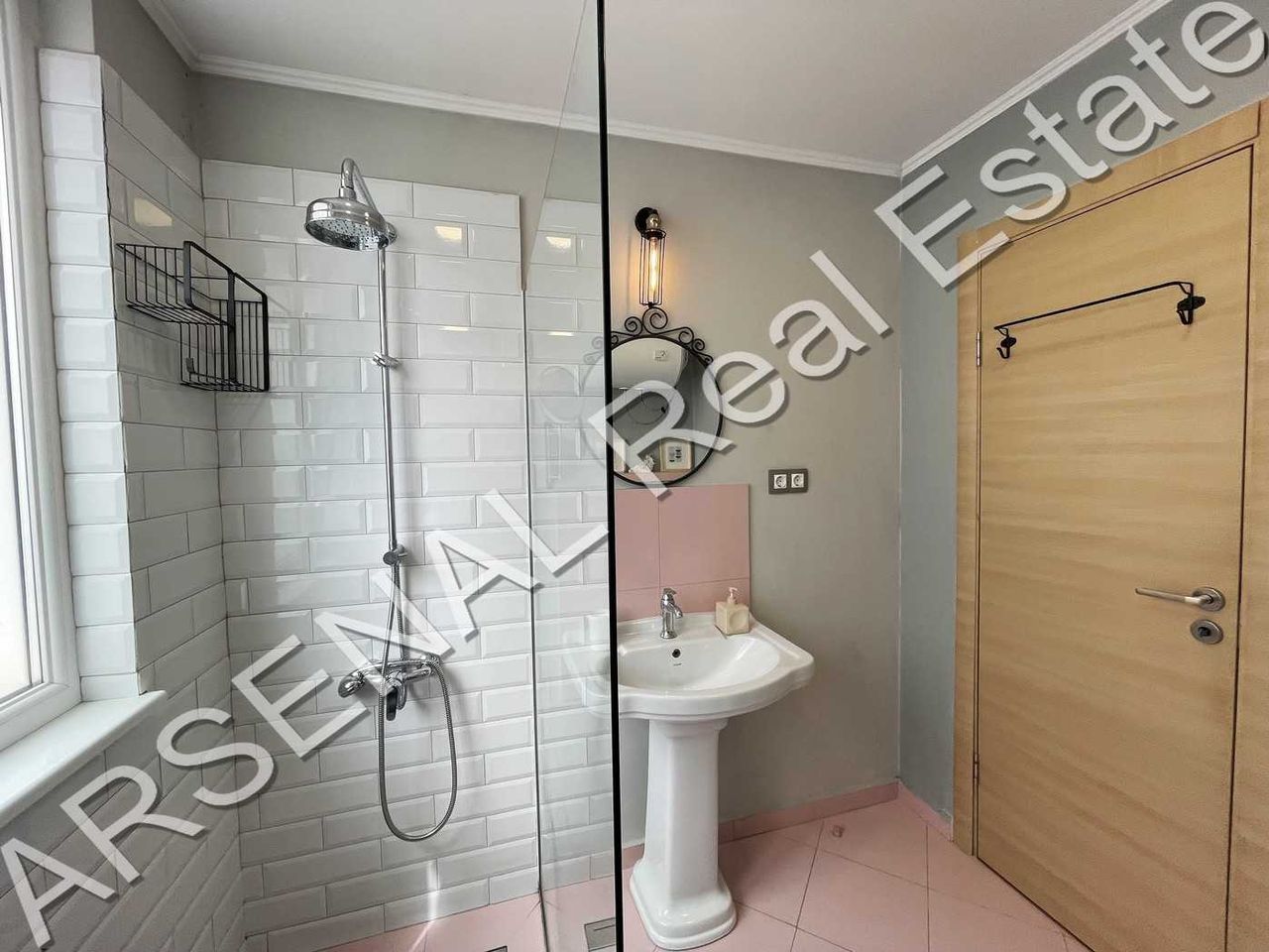 Дава се под наем Тристаен апартамент в София, Център - 100 кв.м за 790 € - Снимка #8
