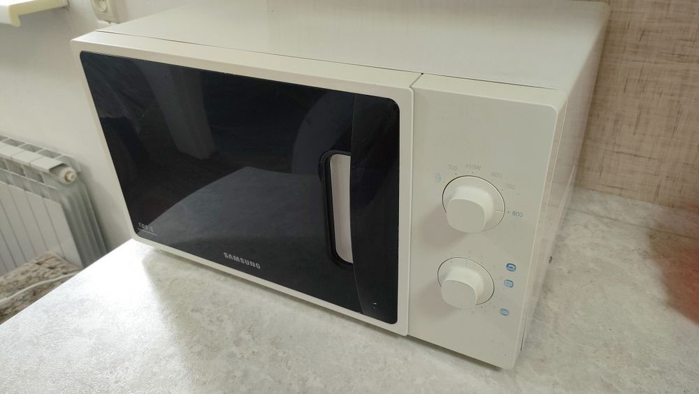 Продаётся микроволновая печь