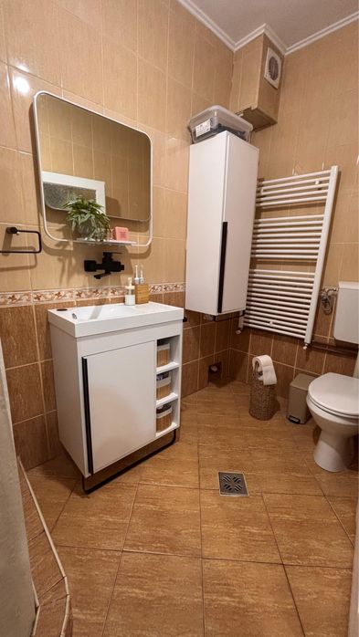 Casă de închiriat cu 4 camere, zona Dâmbu / Tudor - cu curte comună