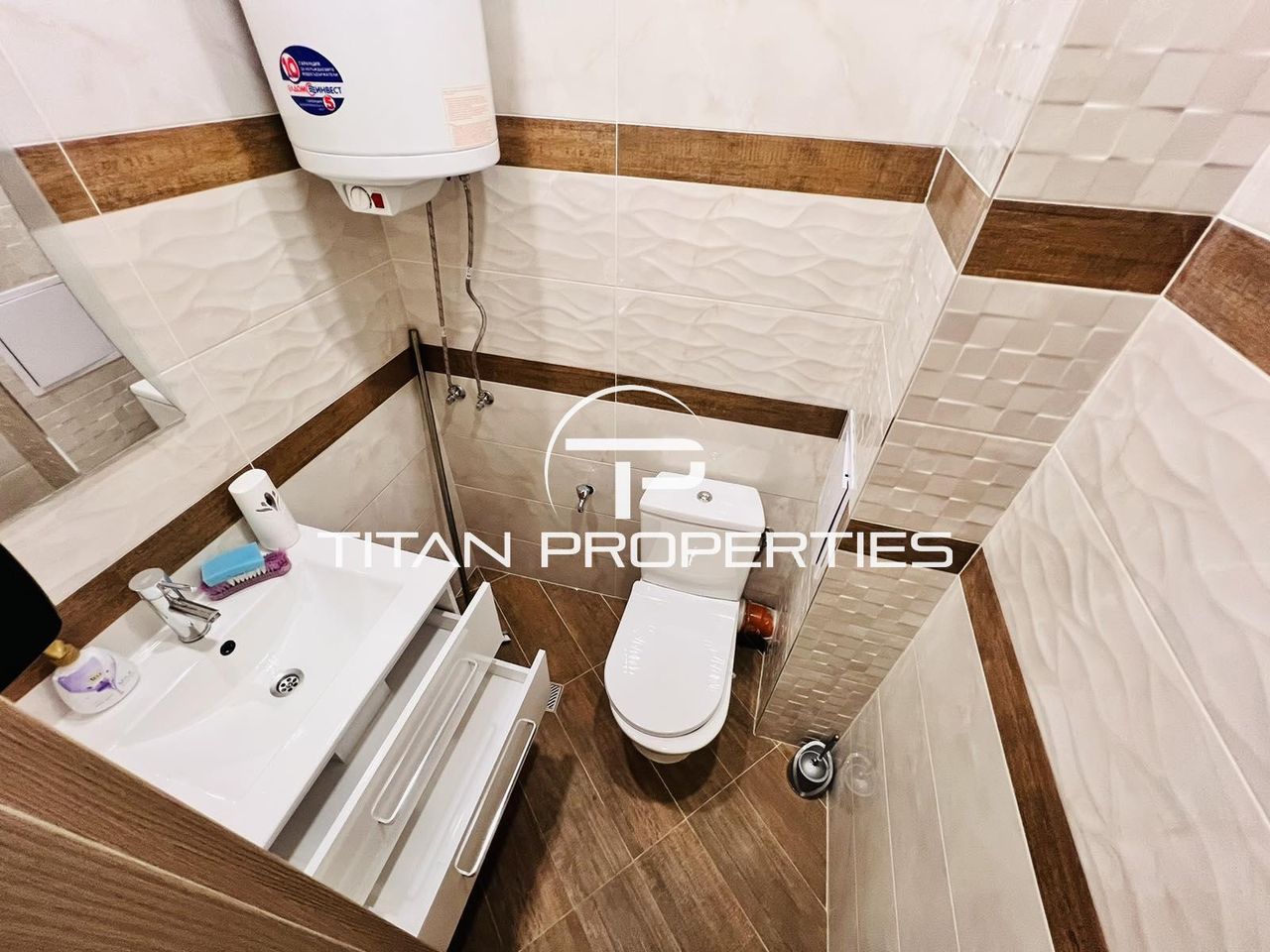 Дава се под наем Магазин в Бургас, Възраждане - 38 кв.м за 331.5 € - Снимка #2