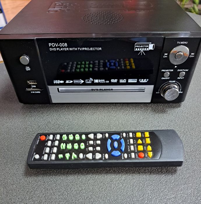 Видео DVD проектор новый в упаковке