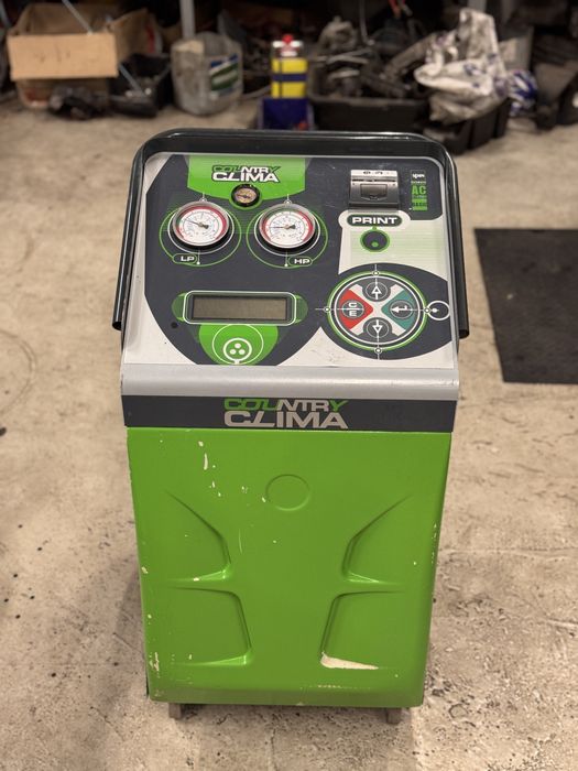 Станция за зареждане на авто климатици Country Clima