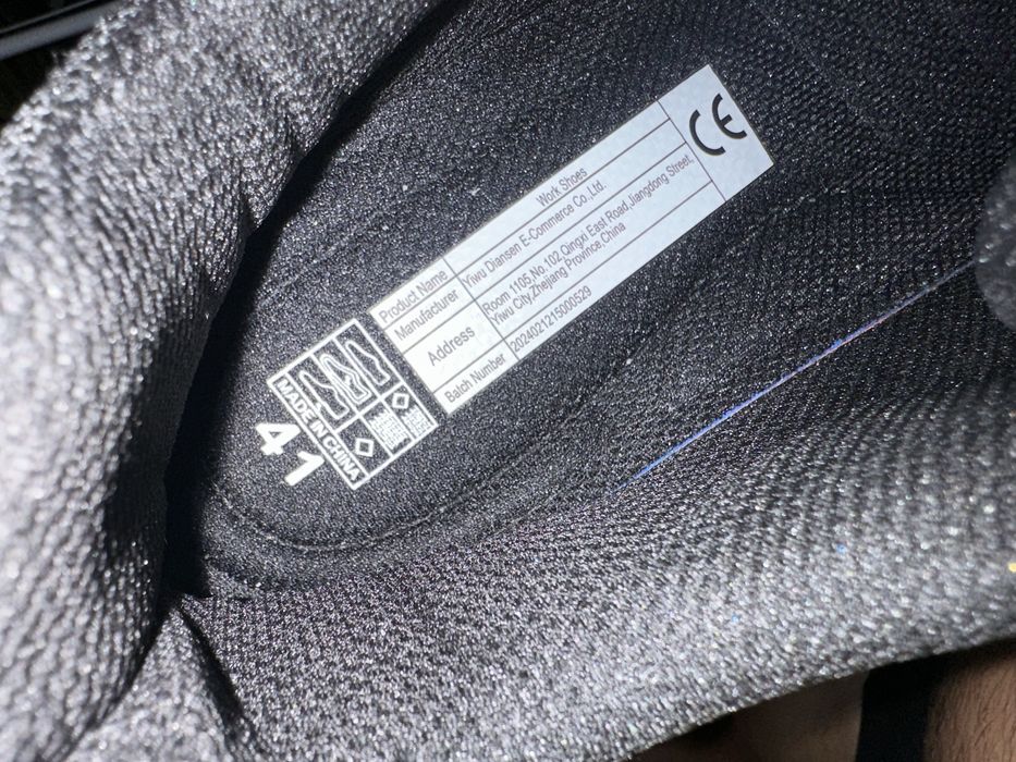 Adidasi/bocanci safety cu bombeu metalic marimea 41