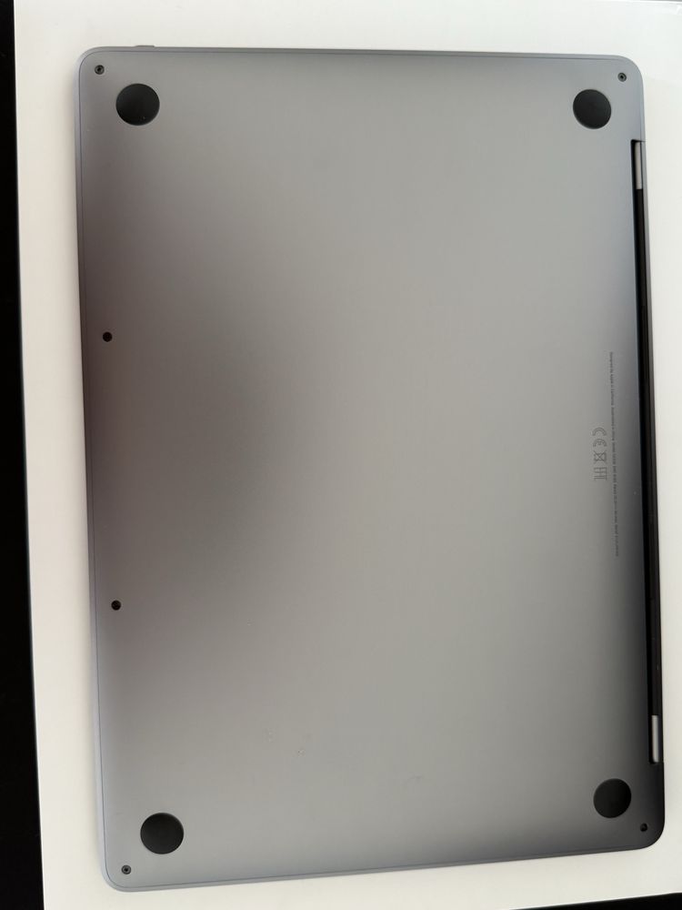 Macbook Pro M2/ 13.3