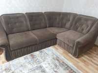 Продам угловой диван цвет коричневый