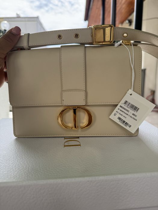 Dior  montaigne dusty ivory