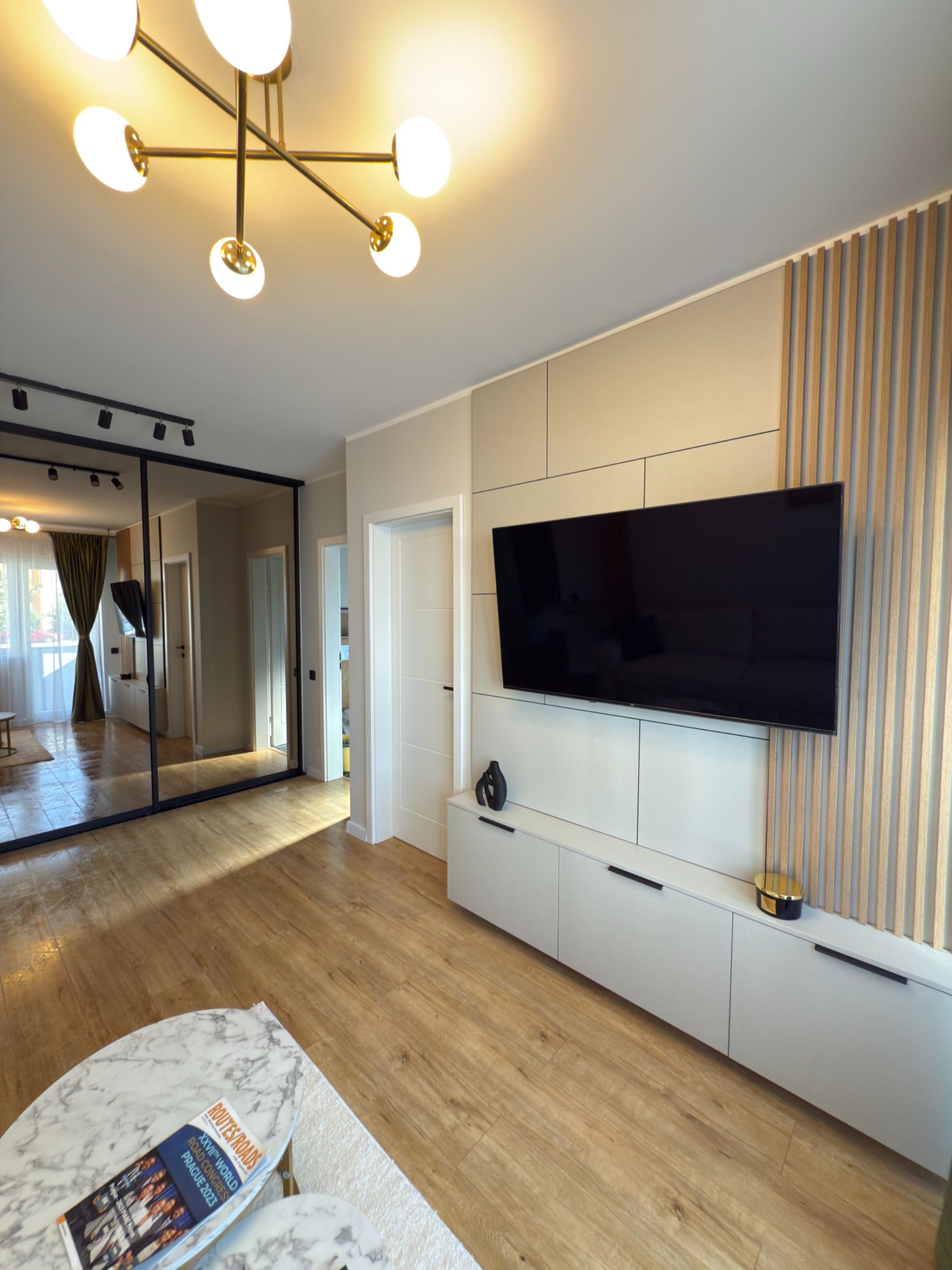 Apartament 2 camere, ultrafinisat, zona Terra, Floresti