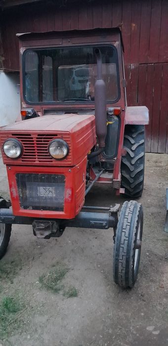 Tractor  UTB  445