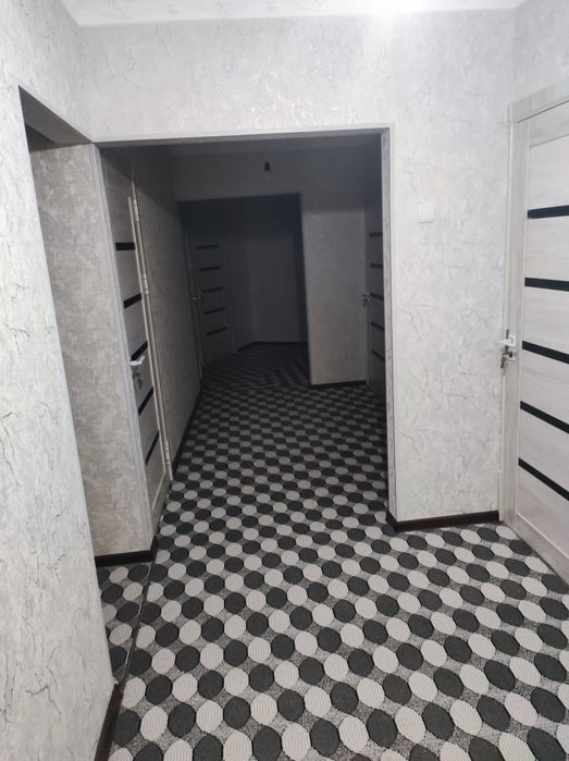 5 xonali kvartira sotiladi
