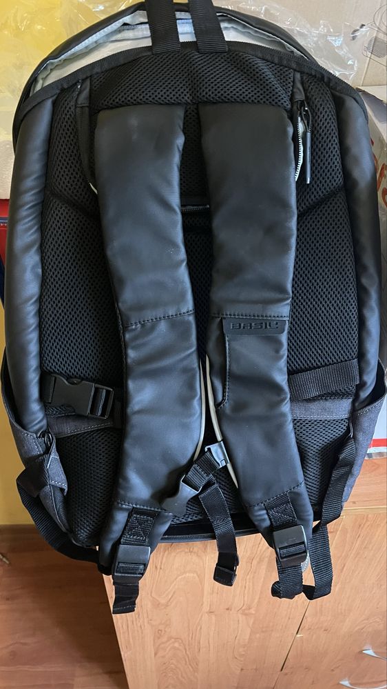 Продавам  раница Basil B-Safe
