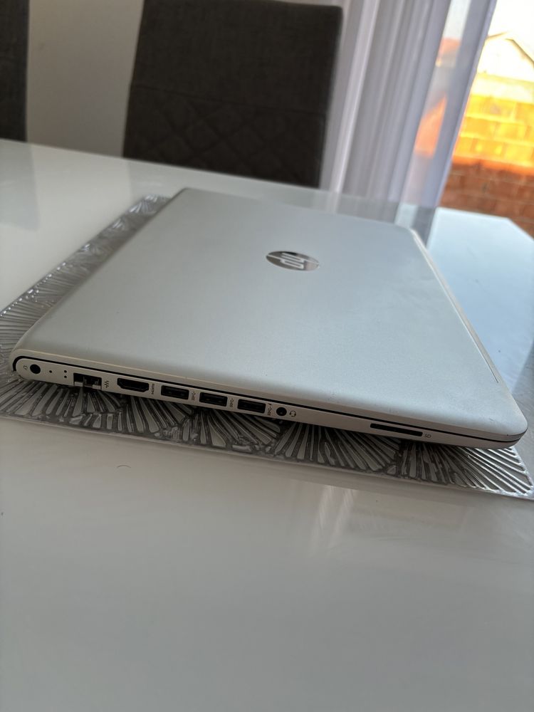 Vand laptop HP slim generatie noua!