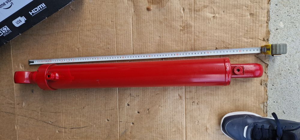 Cilindru hidraulic cu dublu sens 810 mm Lungime cursa 50 cm tija 50 mm
