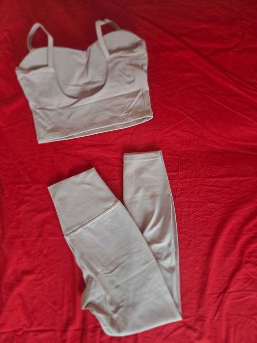 Дамско спортно облекло за йога, пилатес, фитнес