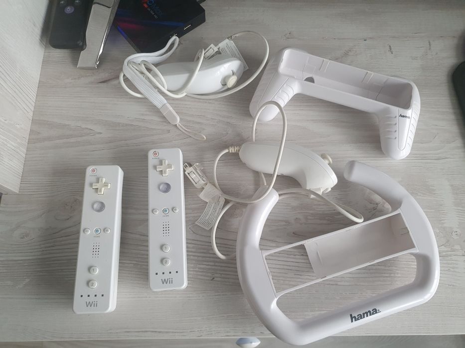 Wii С много игри и аксесоари