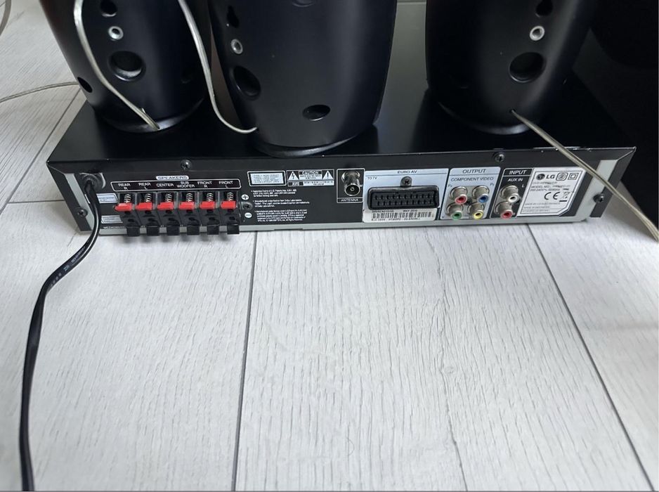 Sistem audio Home Cinema LG HT303
