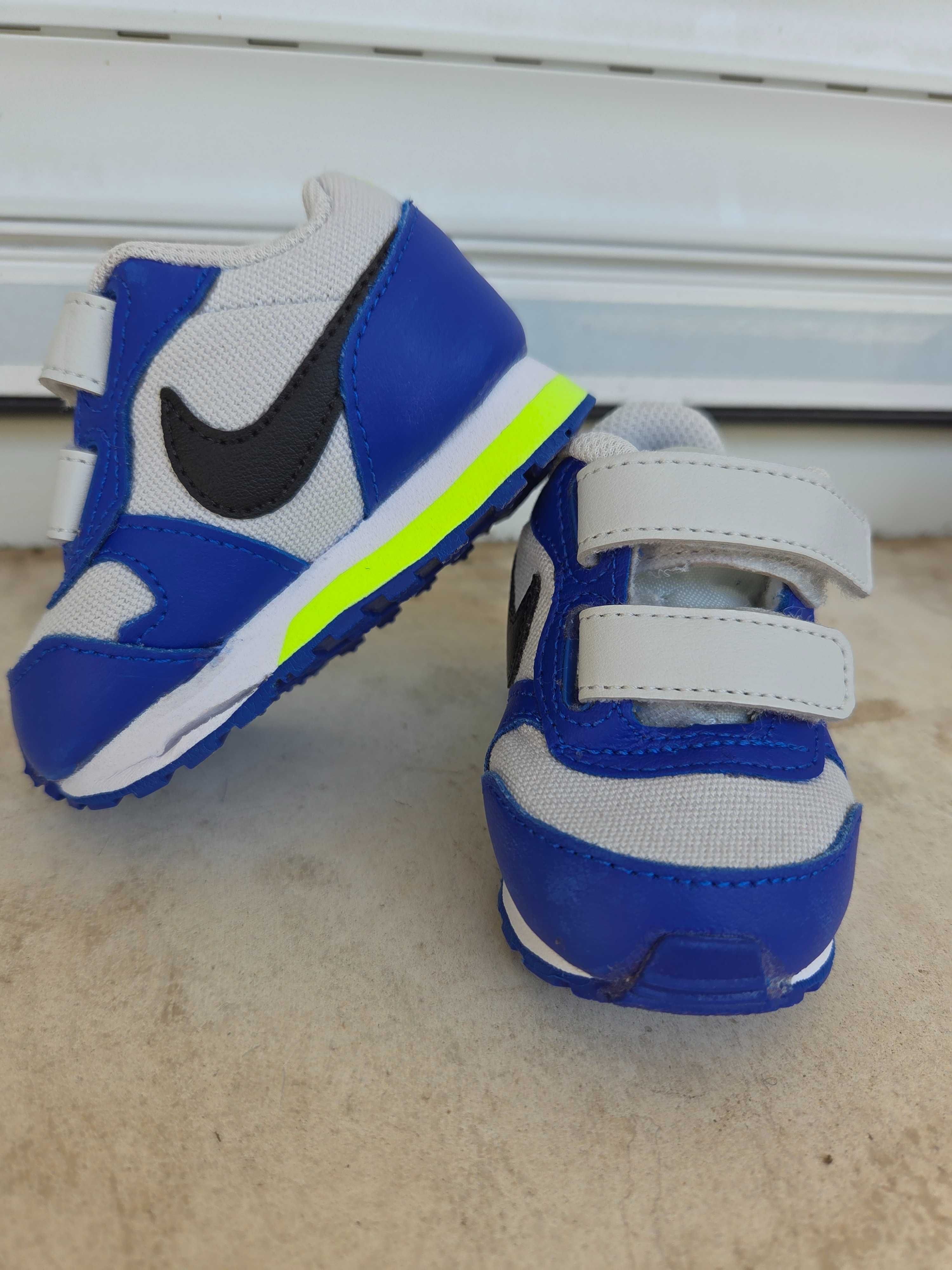 Бебешки маратонки Nike