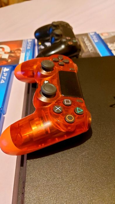 Playstation 4 500GB Slim + 10 бр. Игри