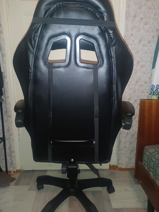 Срочно продам игровое кресло