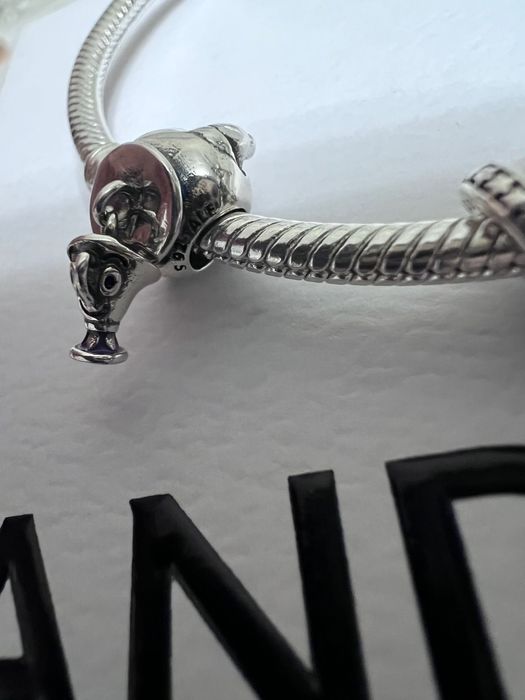 Vind bratara pandora cu talismane