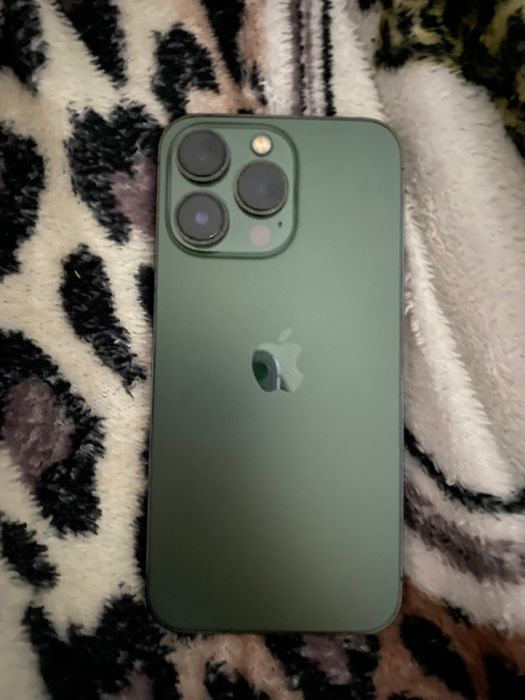 iPhone 13 Pro  puțin fisurat
