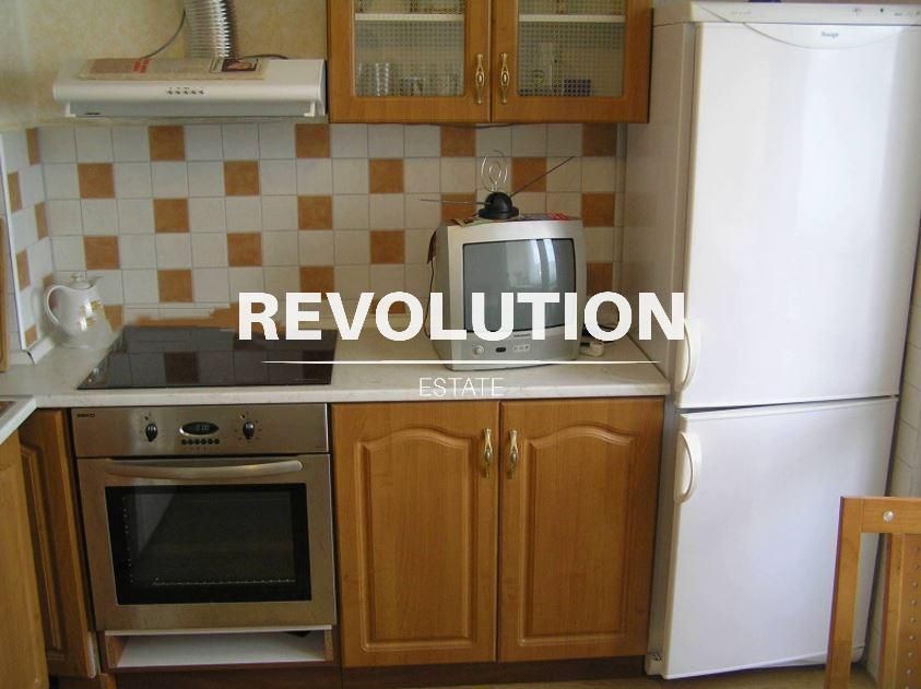 Продава се Тристаен апартамент в Варна, Левски - 83 кв.м за 1808 €/кв.м - Снимка #3