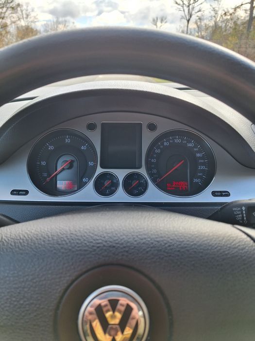 Vând Passat B6 2008 2.0 diesel 140 cai