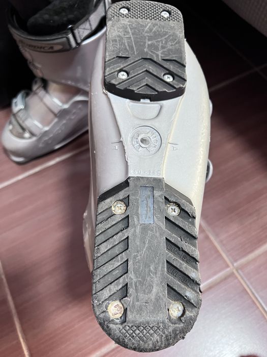 Vand clapari ski nordica marimea 40 ( 250-255mm/290 mm)