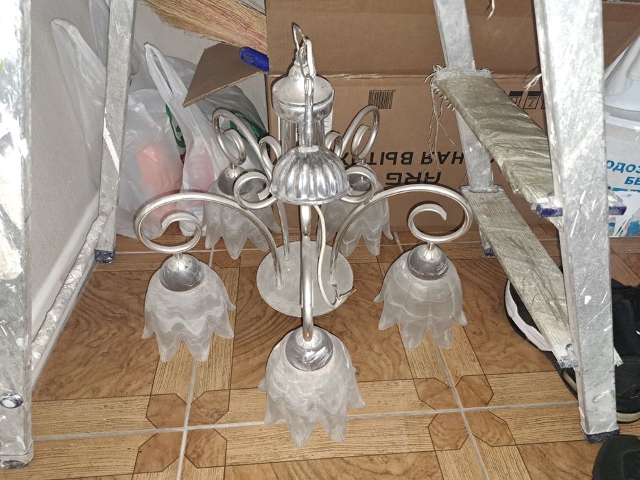 Люстра пятирожковая