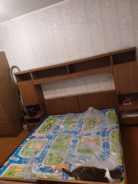 Продам спальни гарнитур в отличном состоянии