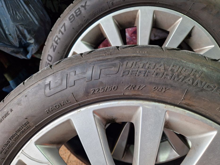 Продавам Летни Гуми 225/50/17
