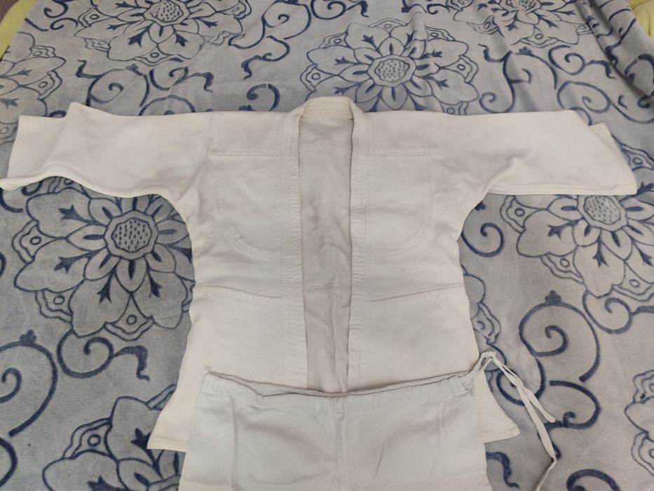 Кимоно (карате, дзюдо и т д)