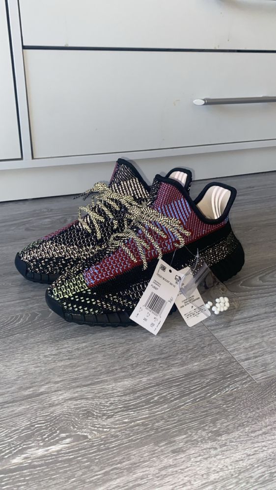 yezzy 350 yecheil reflective