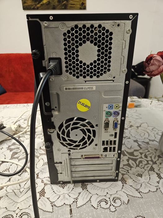 Vând Pc HP Intel Pentium E6700 3gb ram nu are placa video