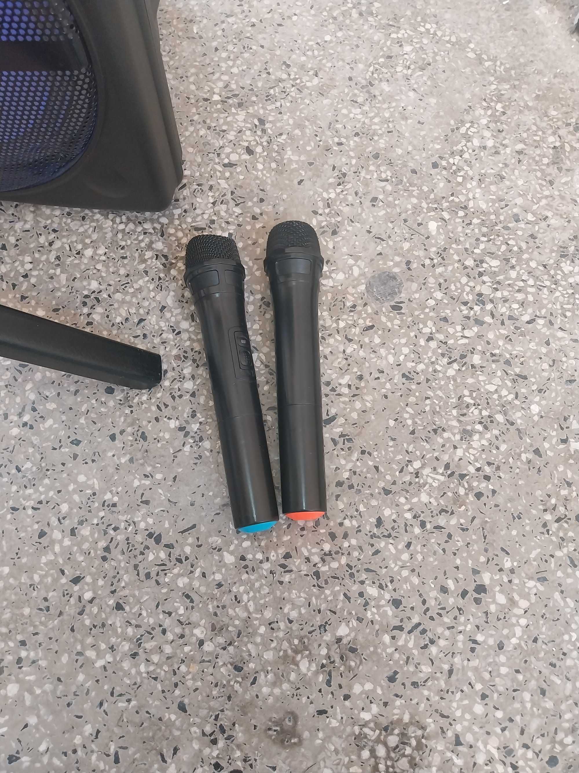 Тонколона за караоке