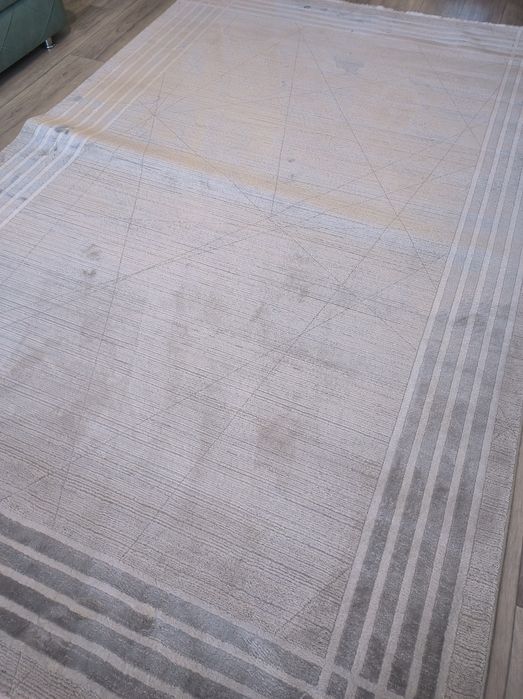 Продам ковёр 2×3 в отличном состоянии