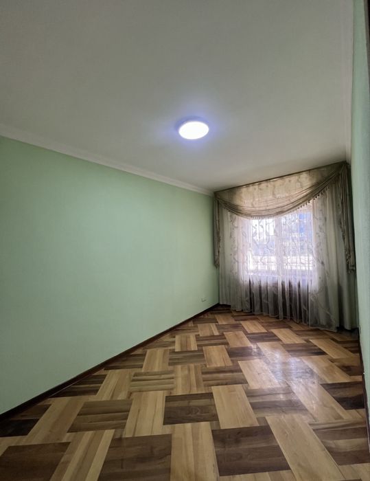 Ойбек 3/2/5 , 74м2 , Гостиница россия , продается квартира