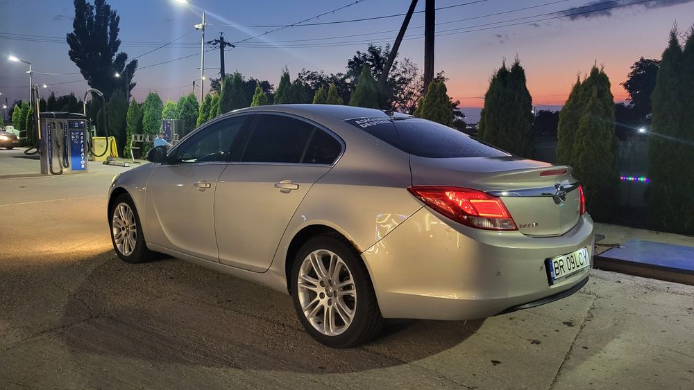 Vând Opel INSIGNIA Limousine 2.0