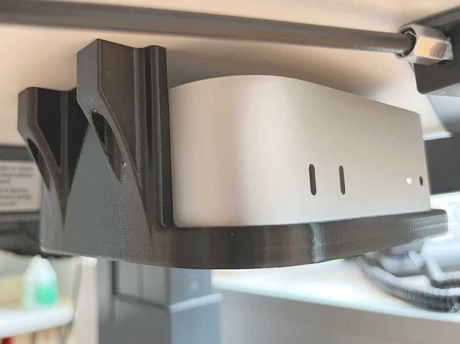 Suport pentru Mac Mini M4, sub birou (under-desk mount)