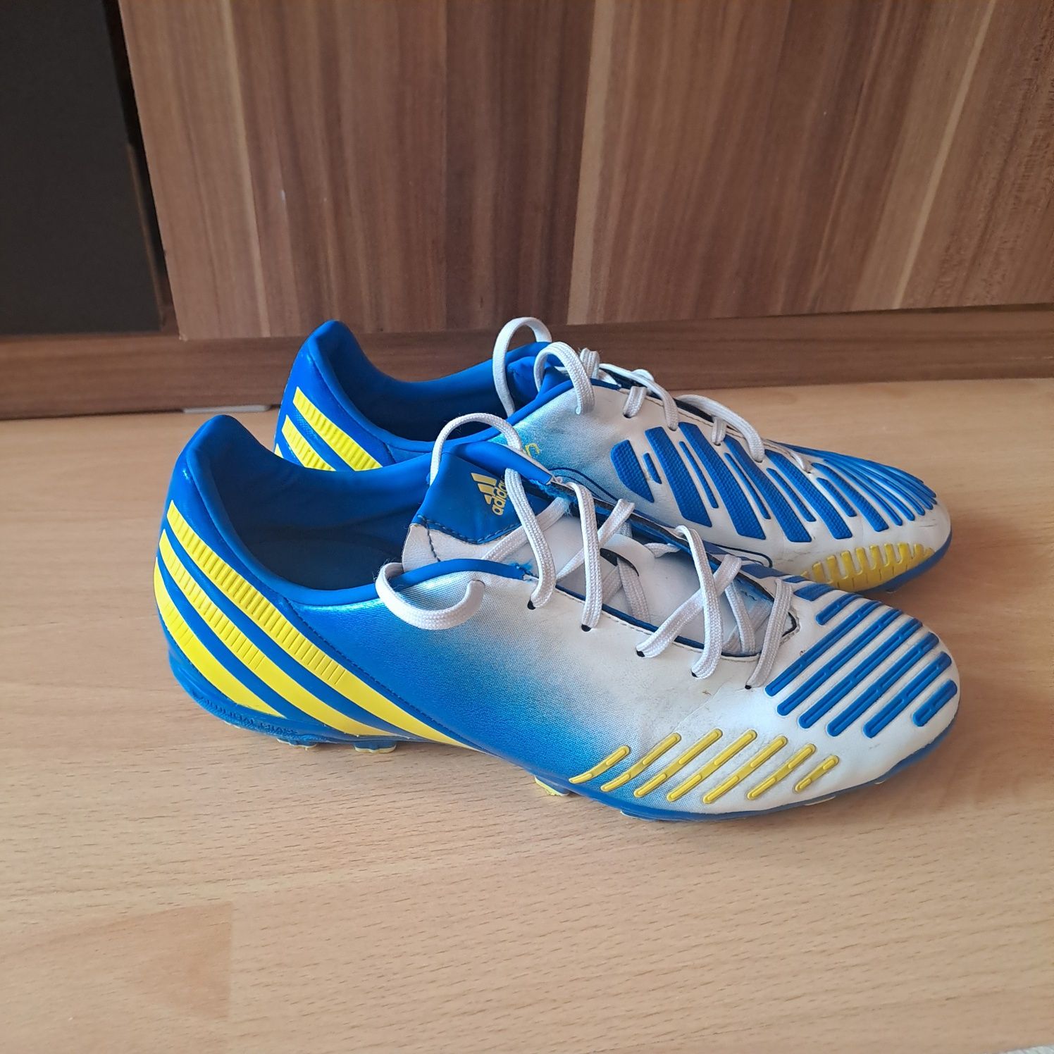 Оригинални Футболни обувки Adidas predator absolion номер 42 2/3