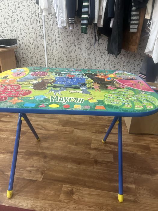 Столик детский состояние нормальное