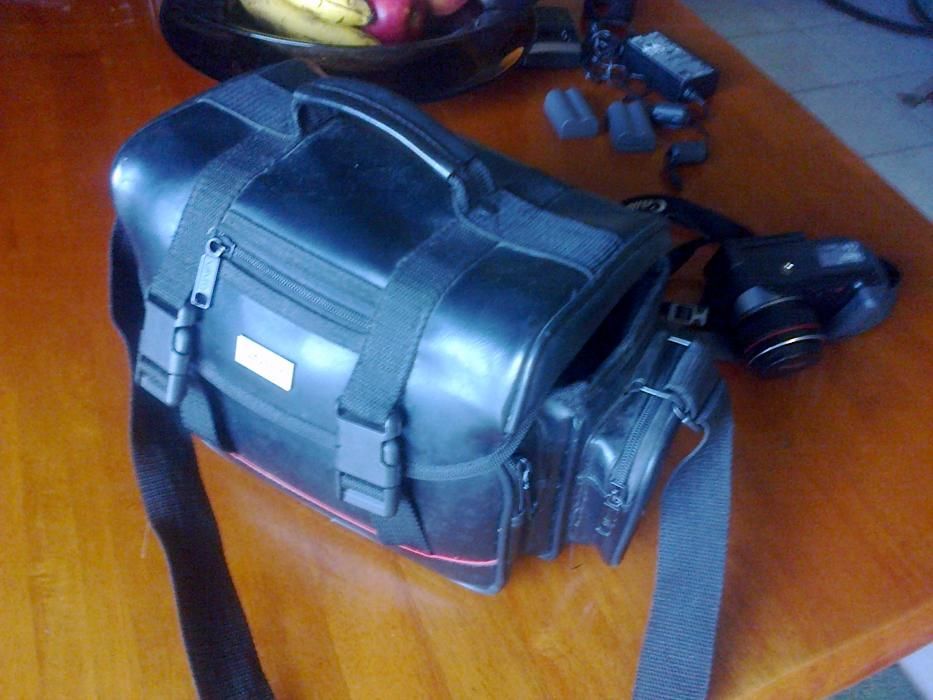 Фотоапарат CANON