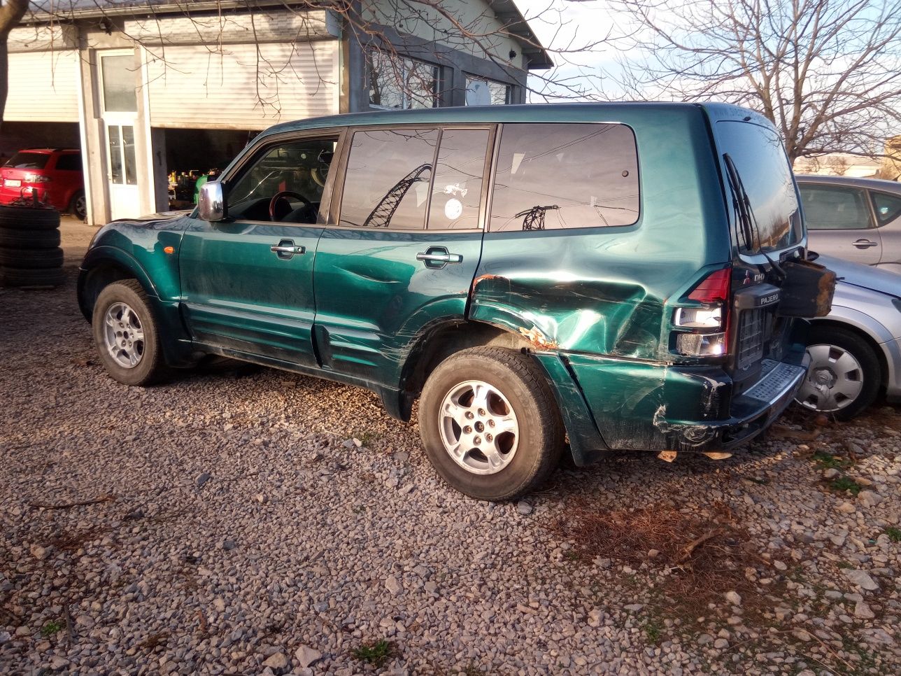 Mitsubishi pajero 3