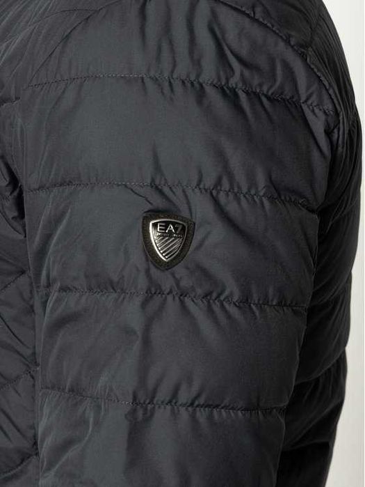 EA7 Emporio Armani Пухено яке