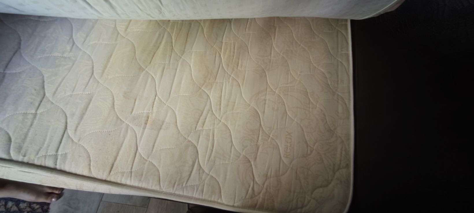 Продам 2х спальную кровать, и 2х ярусную детскую кровать.
