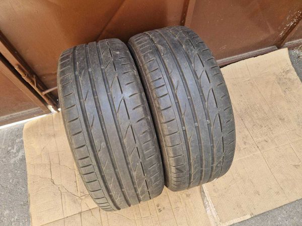 2 Bridgestone R18 225/40
летни гуми
DOT2516
